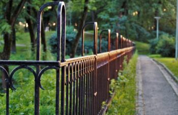 What Makes Aluminum and Steel Fences Different